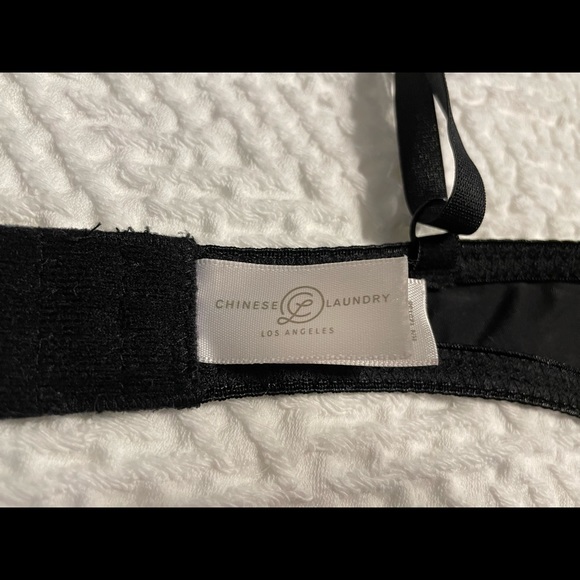 (2) CHINESE LAUNDRY push up bras - Picture 4 of 13